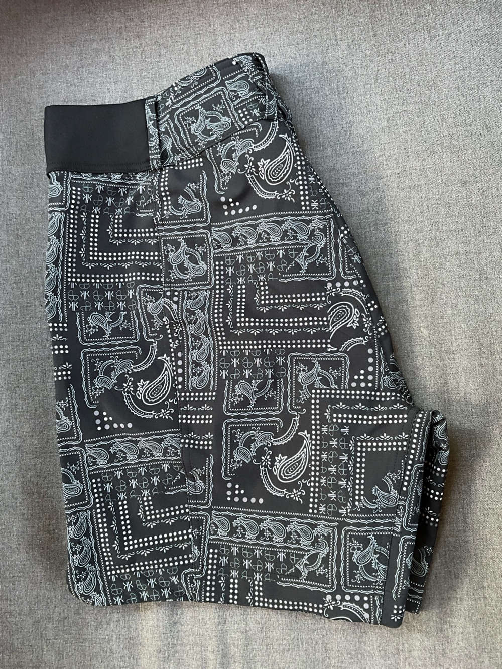Krimson Klover Black Bandana-Print Sienna 7" Women’s Shorts - Picture 5 of 7